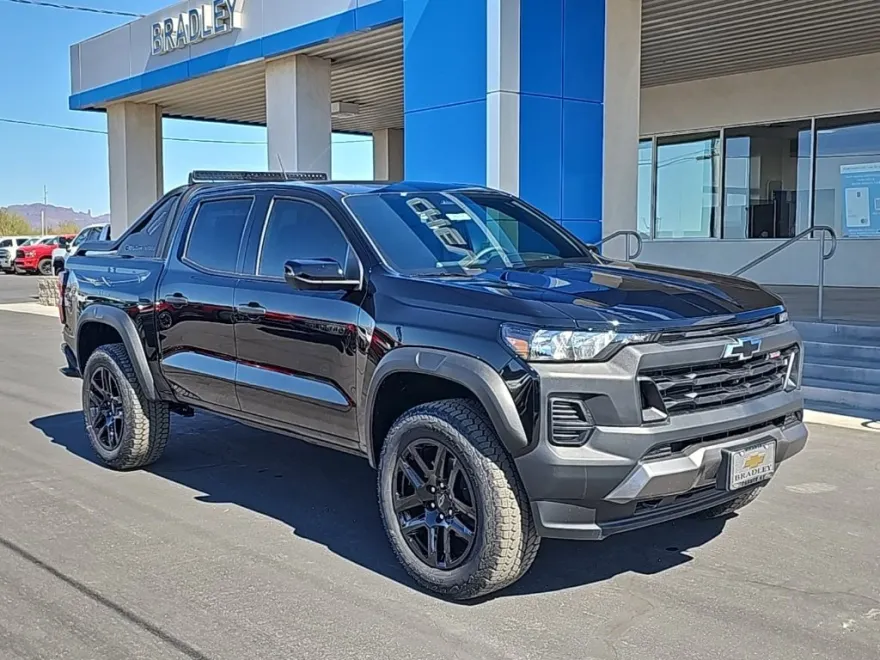 2025 Chevrolet Colorado Trail Boss photo 1