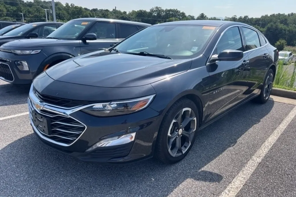 2023 Chevrolet Malibu 1LT photo 1