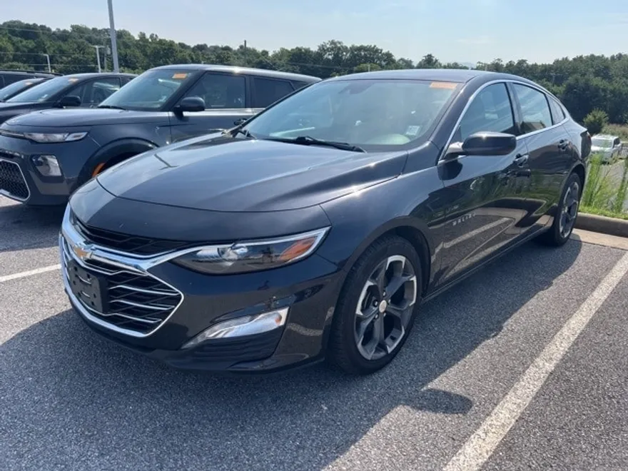 2023 Chevrolet Malibu 1LT photo 1