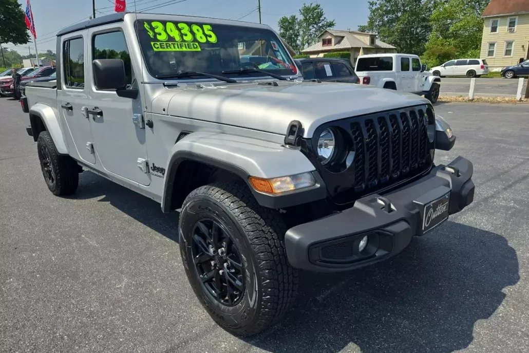 2022 Jeep Gladiator Altitude photo 1