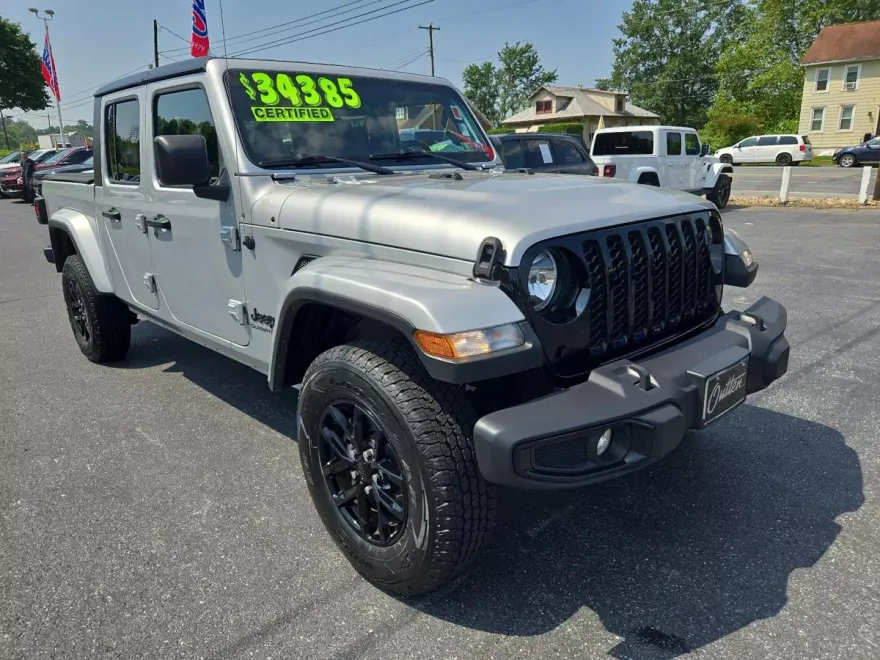 2022 Jeep Gladiator Altitude photo 1