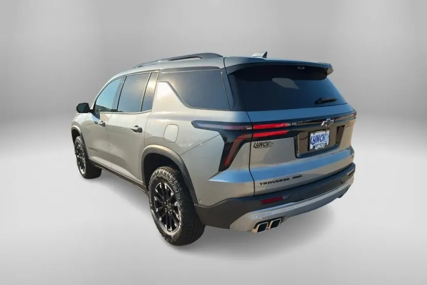 2024 Chevrolet Traverse Z71 photo 1
