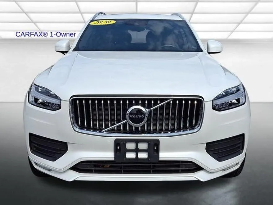 2020 Volvo XC90 T6 AWD Momentum photo 1