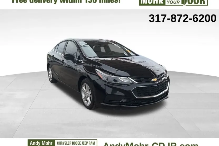 2017 Chevrolet Cruze LT photo 1