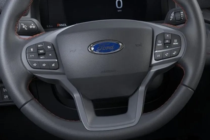 2025 Ford Explorer photo 1