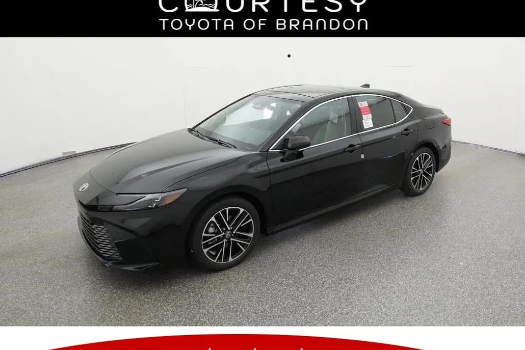 2025 Toyota Camry XLE photo 1