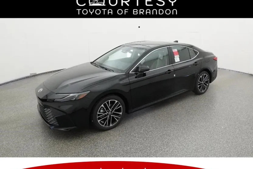 2025 Toyota Camry XLE photo 1