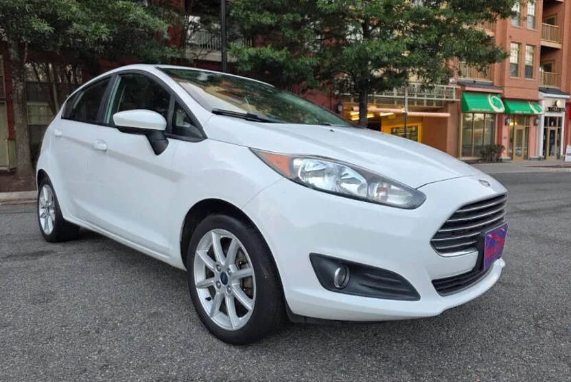 2019 Ford Fiesta SE photo 1