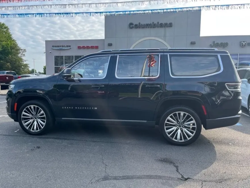 2022 Jeep Grand Wagoneer III photo 1