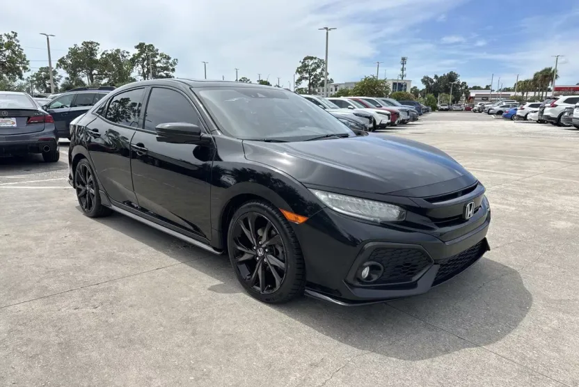 2017 Honda Civic Sport Touring Hatchback photo 1