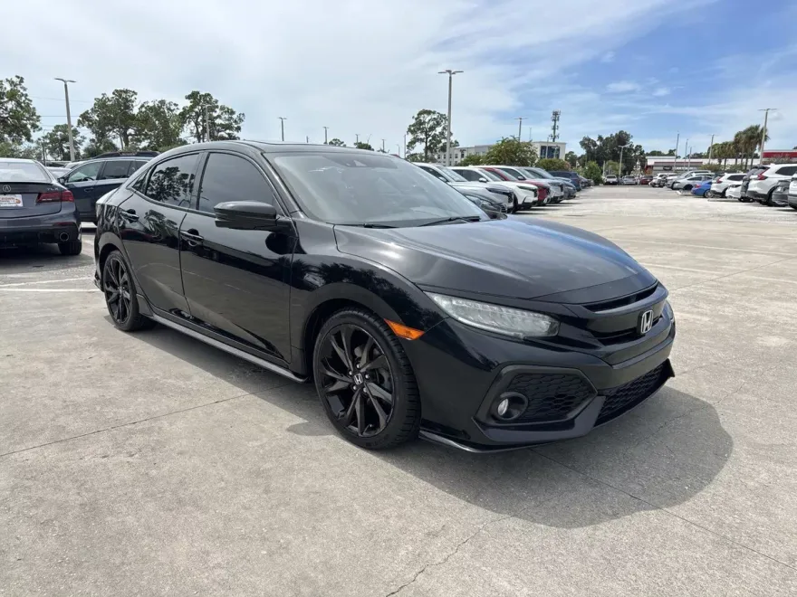 2017 Honda Civic Sport Touring Hatchback photo 1