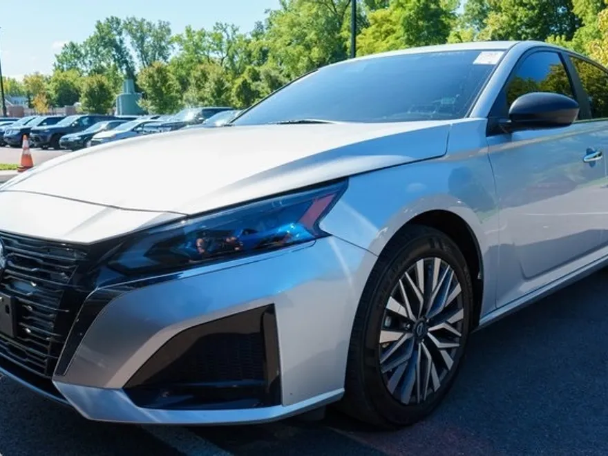 2024 Nissan Altima 2.5 SV photo 1