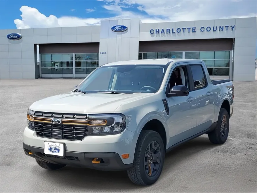2024 Ford Maverick Lariat Tremor photo 1