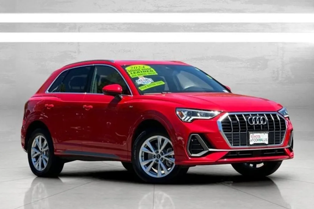 2024 Audi Q3 S line Premium photo 1