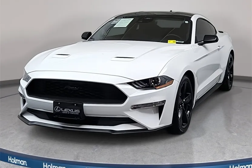 2022 Ford Mustang EcoBoost photo 1