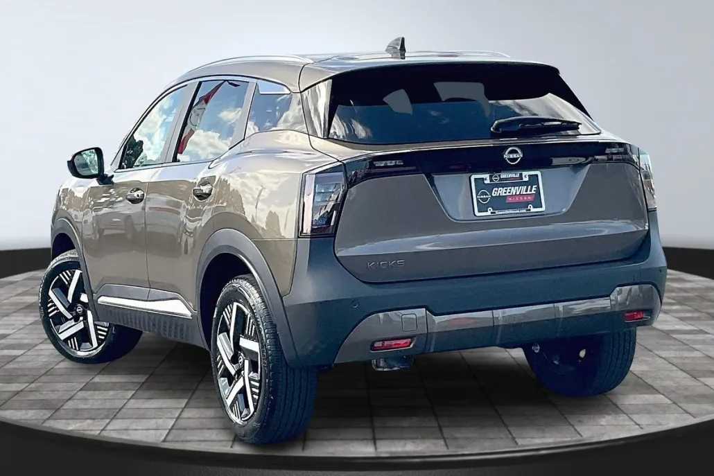 2026 Nissan Kicks SV photo 1