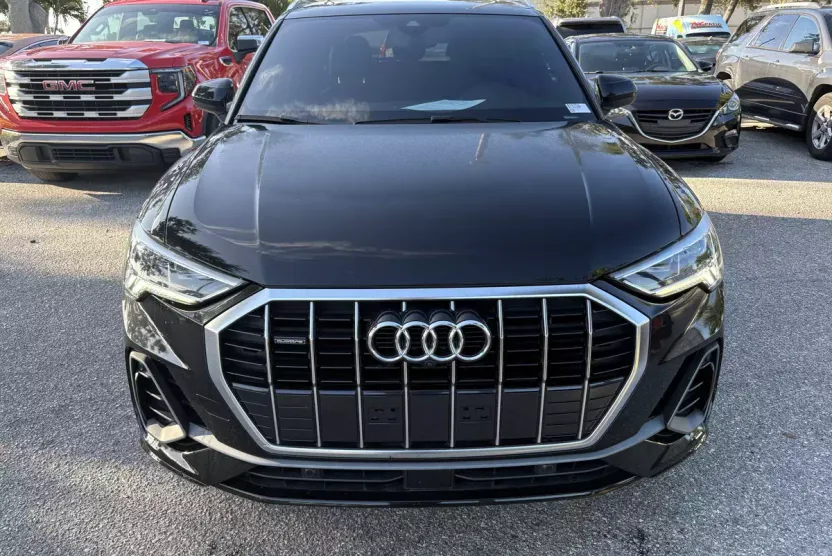 2021 Audi Q3 Premium Plus 45 TFSI S line photo 1