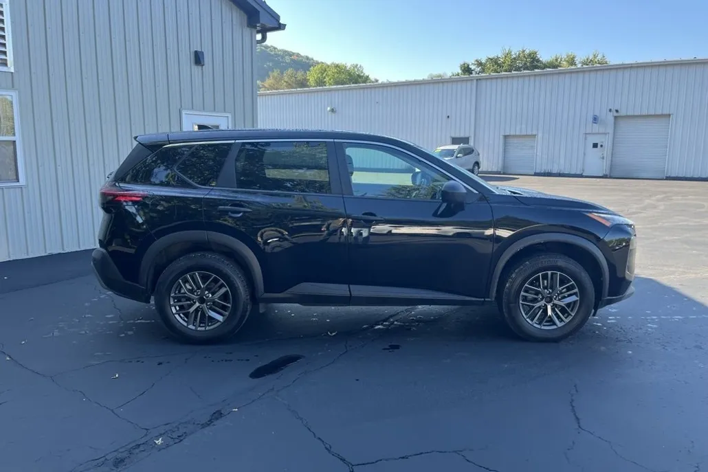 2023 Nissan Rogue S photo 1