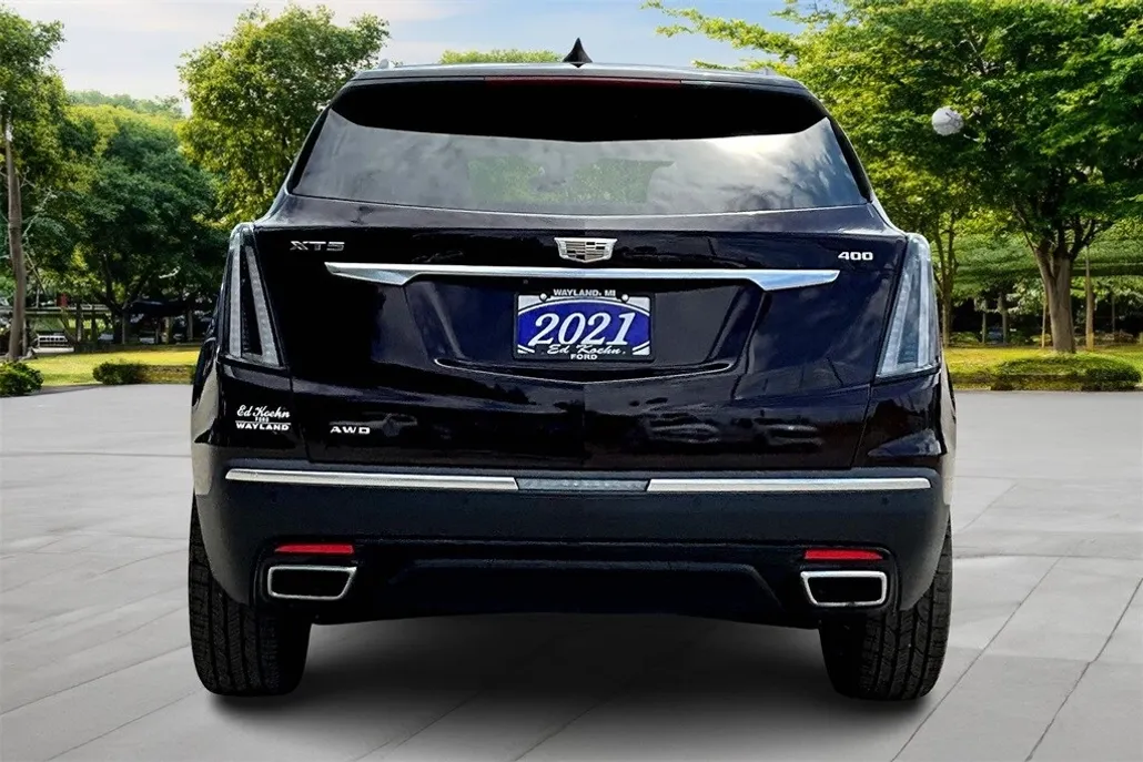 2021 Cadillac XT5 Sport photo 1