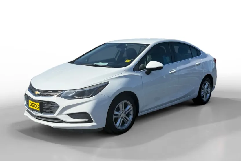2018 Chevrolet Cruze LT photo 1