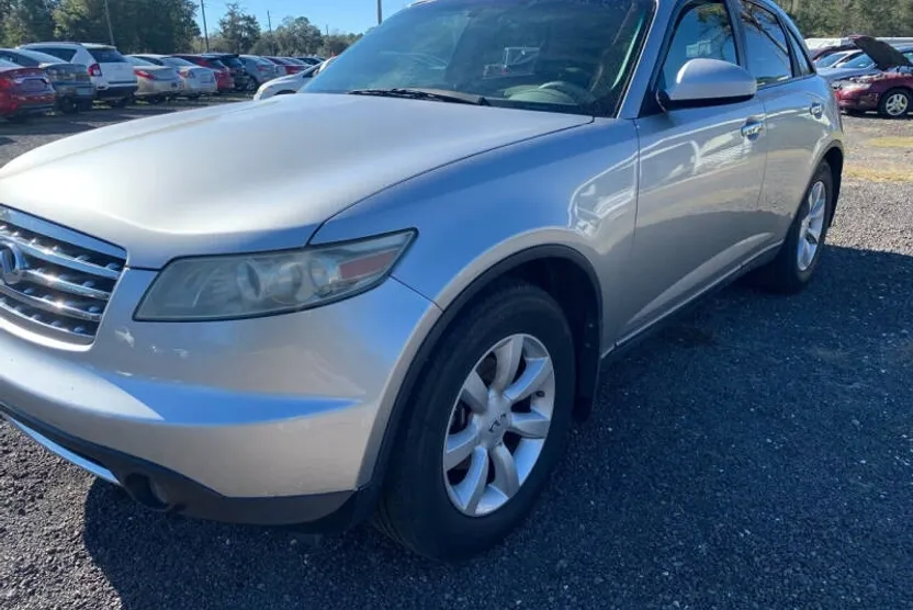 2005 Infiniti FX35 photo 1