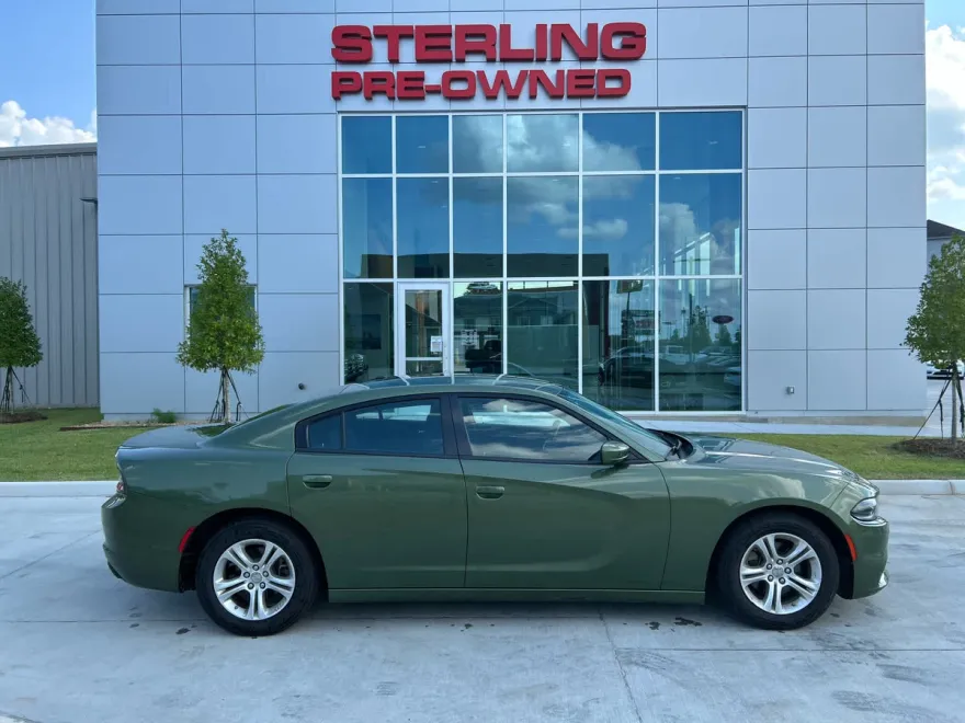 2022 Dodge Charger SXT photo 1
