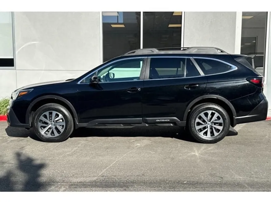 2020 Subaru Outback Premium photo 1
