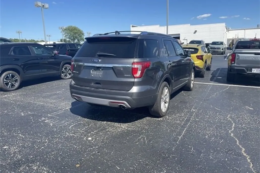 2016 Ford Explorer Limited photo 1