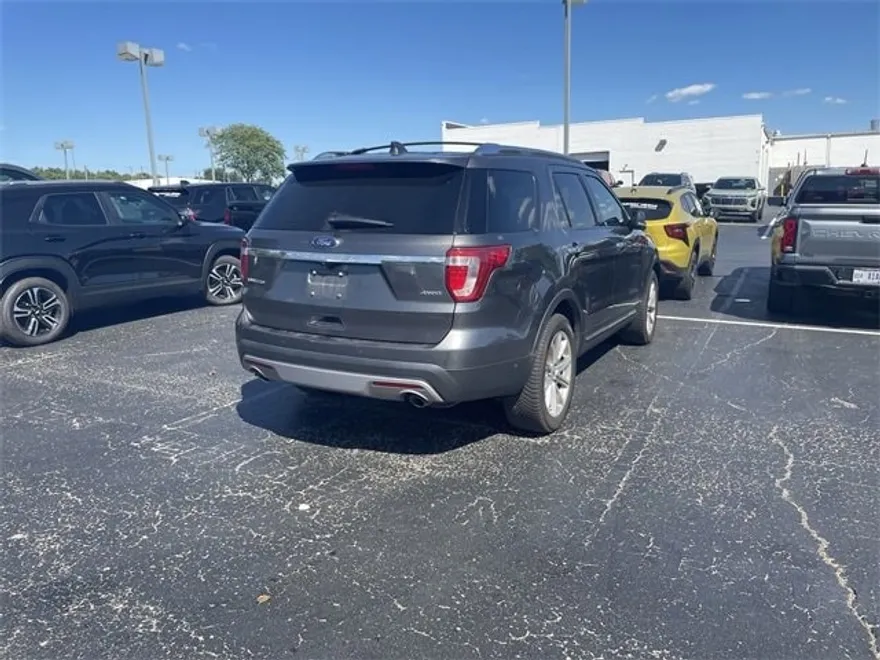 2016 Ford Explorer Limited photo 1