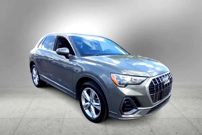 2020 Audi Q3 Premium Plus 45 TFSI photo 1