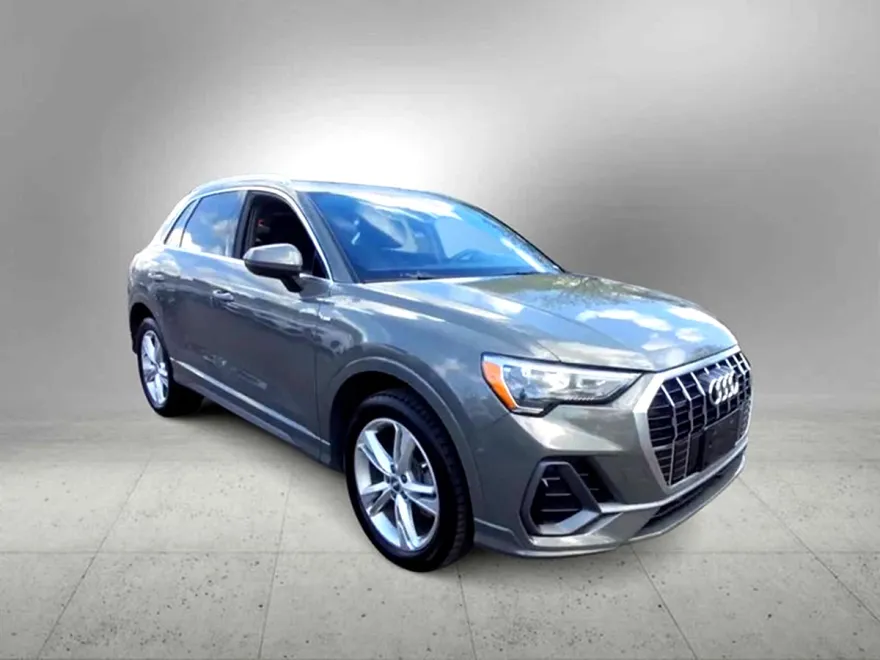 2020 Audi Q3 Premium Plus 45 TFSI photo 1