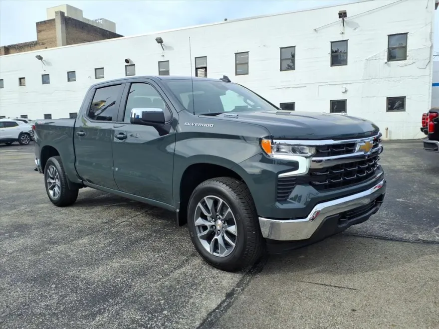 2026 Chevrolet Silverado 1500 LT photo 1