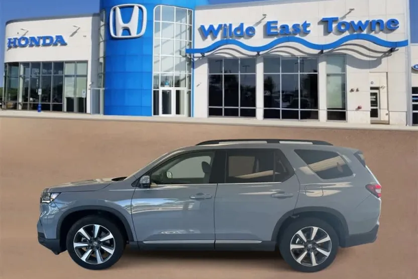2025 Honda Pilot Touring photo 1