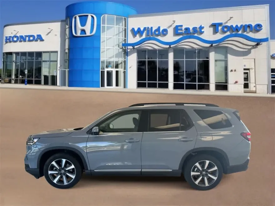 2025 Honda Pilot Touring photo 1