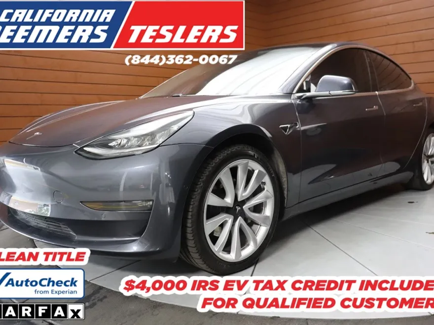 2020 Tesla Model 3 Long Range photo 1