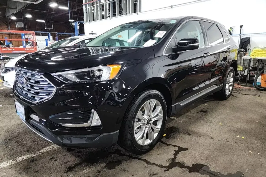 2024 Ford Edge Titanium photo 1