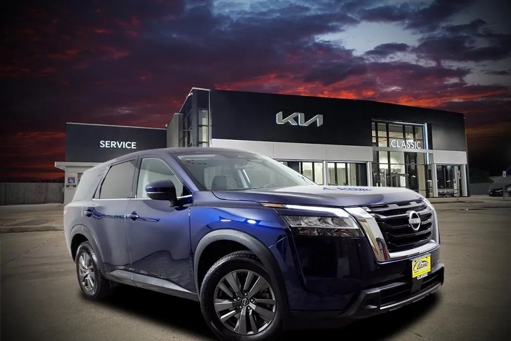 2022 Nissan Pathfinder S photo 1