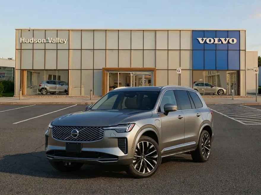 2026 Volvo XC90 T8 Plus photo 1