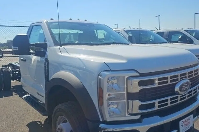 2026 Ford F-550 photo 1