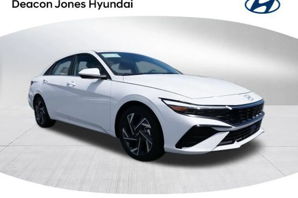 2025 Hyundai Elantra SEL Convenience photo 1