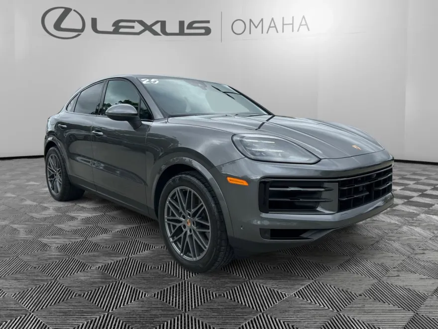 2025 Porsche Cayenne Coupe Base photo 1