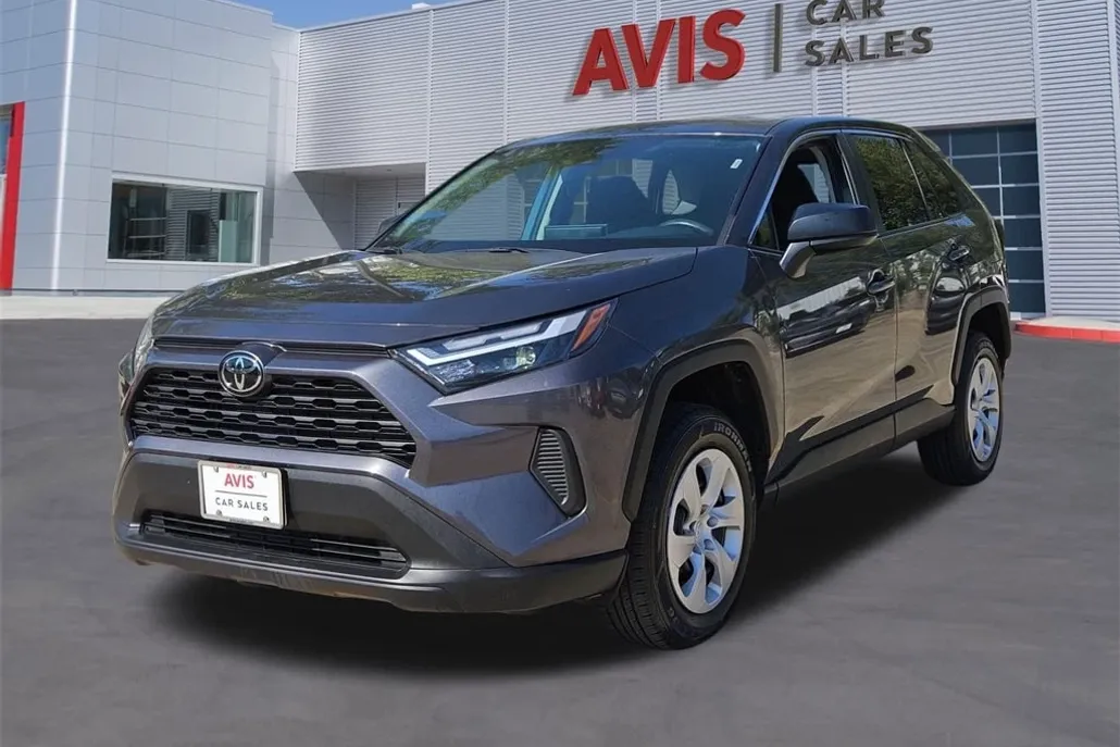 2024 Toyota RAV4 LE photo 1