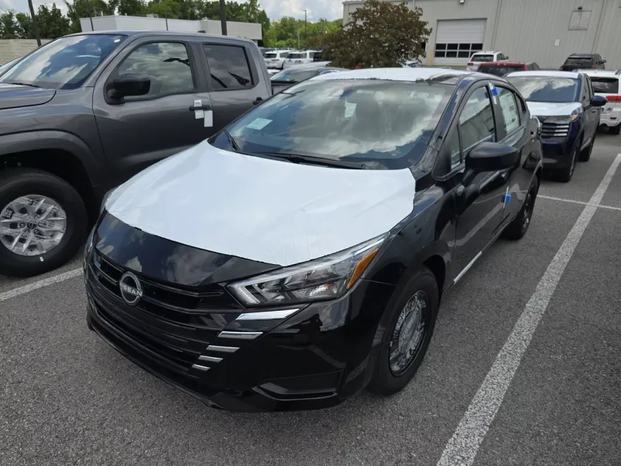 2025 Nissan Versa S photo 1
