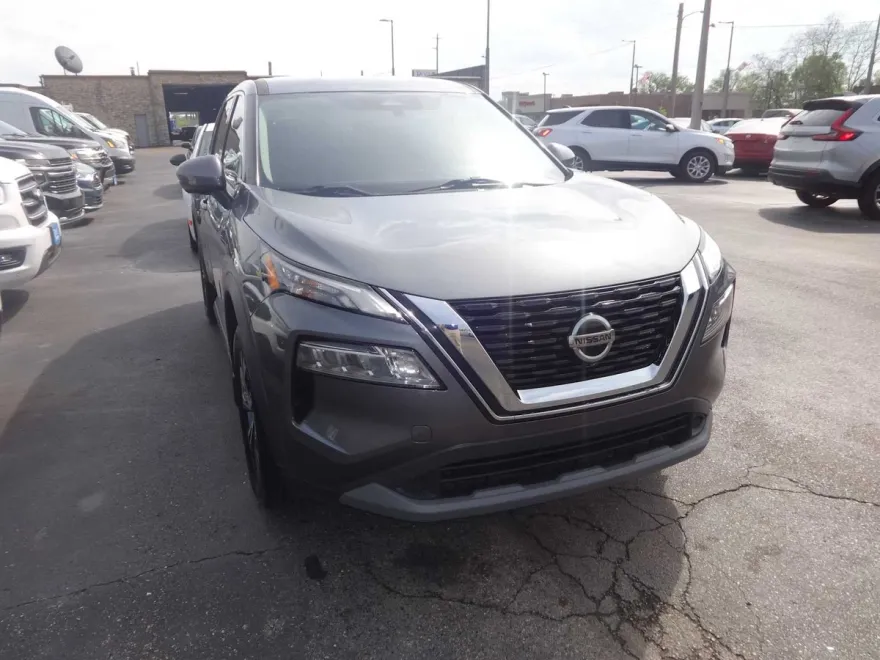 2021 Nissan Rogue SV photo 1