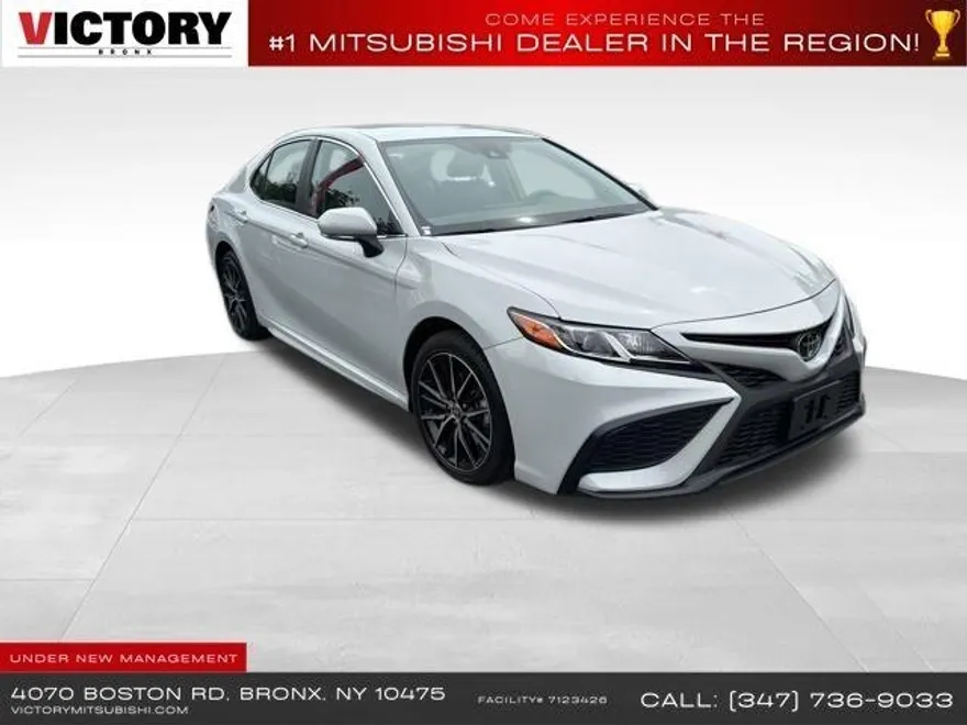 2024 Toyota Camry SE photo 1