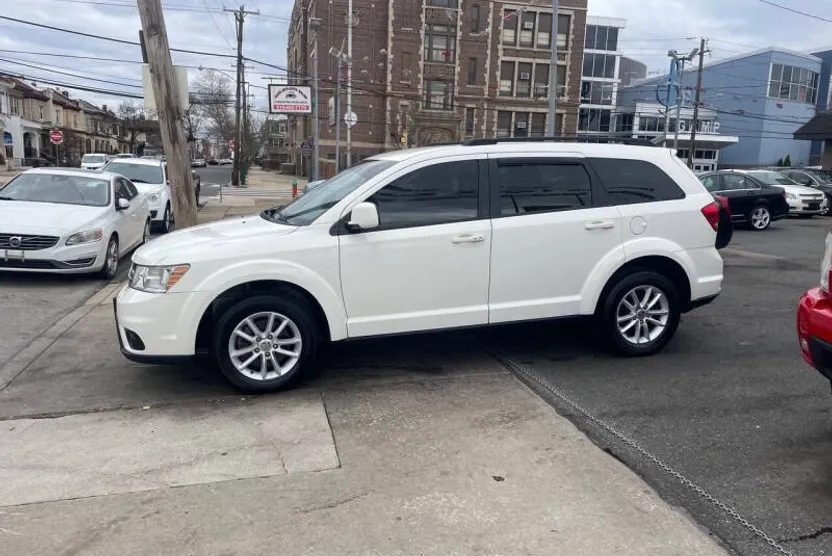 2016 Dodge Journey SXT photo 1