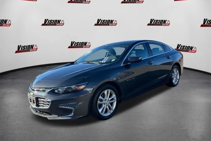 2017 Chevrolet Malibu 1LT photo 1