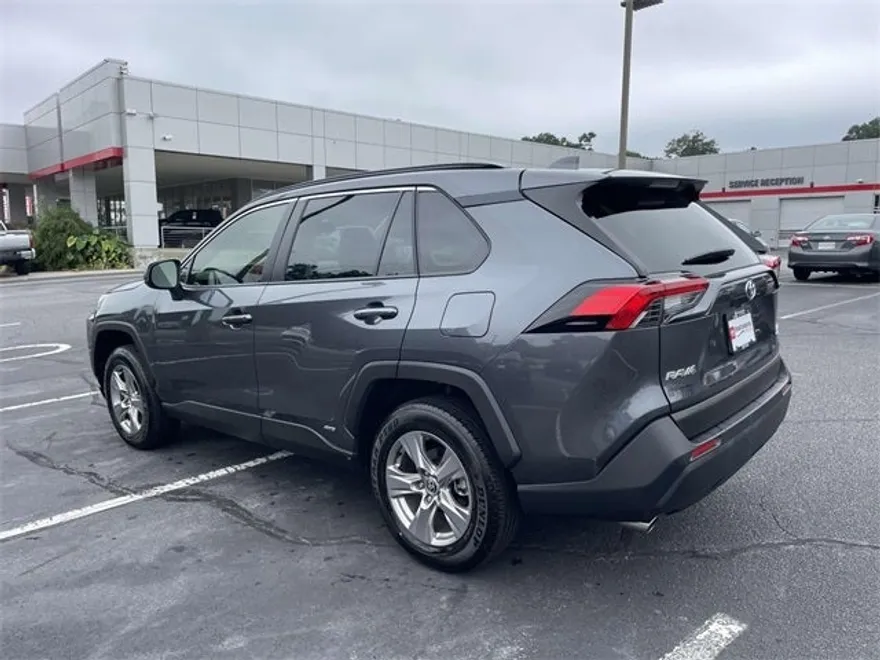 2023 Toyota RAV4 Hybrid LE photo 1