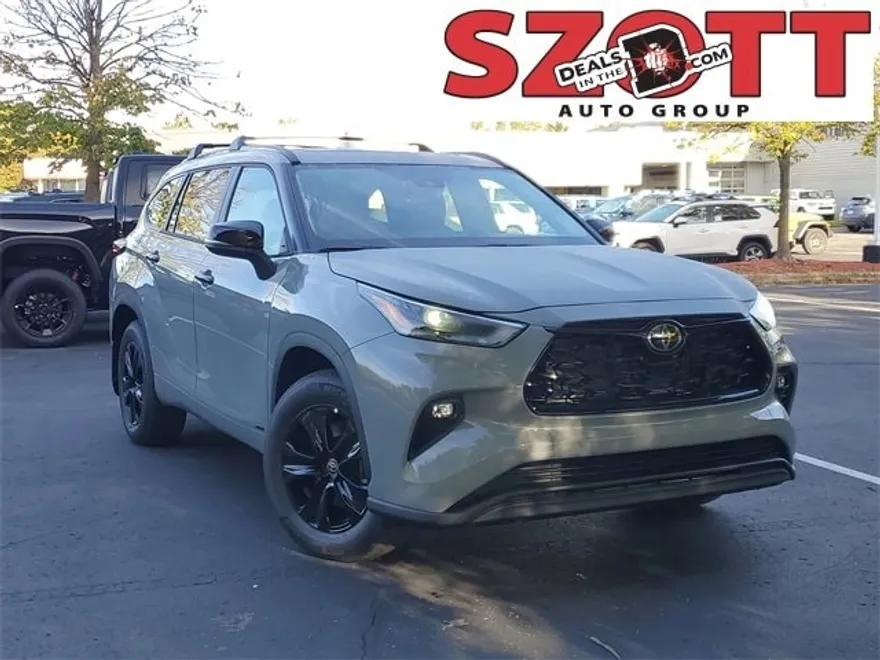2025 Toyota Highlander Hybrid XLE photo 1