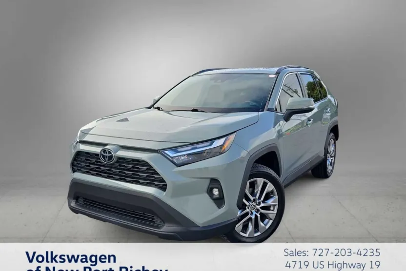 2022 Toyota RAV4 XLE Premium photo 1